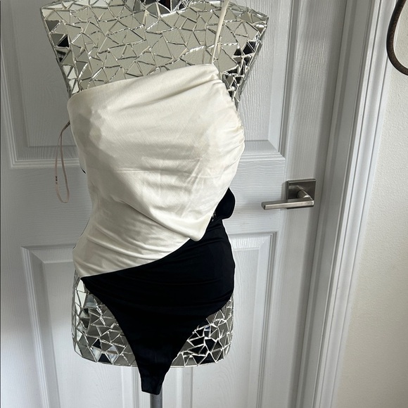 ET OCHS Black and White Asymmetrical Cutout Bodysuit S - Picture 2 of 15